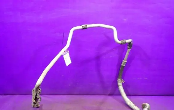 Volkswagen Golf V Air conditioning (A/C) pipe/hose 