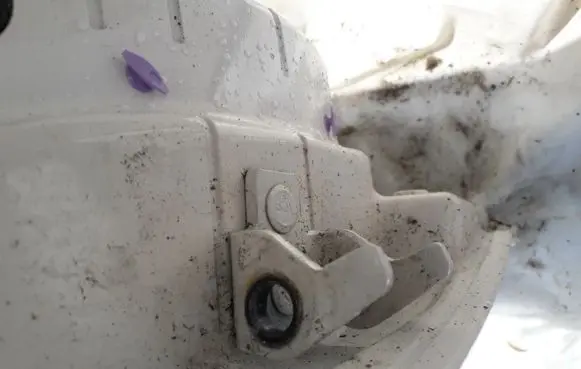 Jaguar XJ X350 Rear door lower hinge