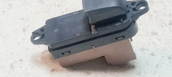 Mazda 6 Electric window control switch