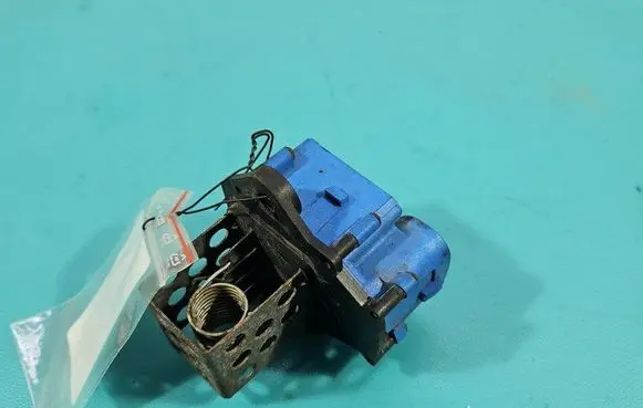 Coolant fan relay