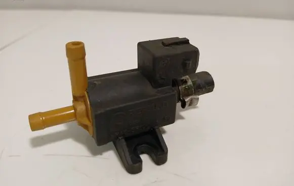Volvo V70 Turbo solenoid valve 31219138 20100701