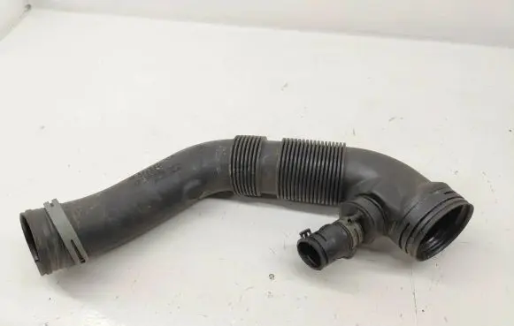 Volkswagen Golf VI Air intake hose/pipe 1K0129684