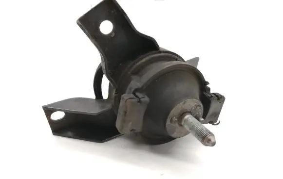 Hyundai Getz Engine mount bracket