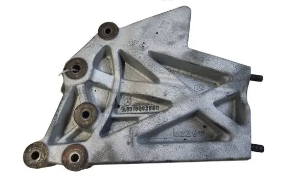 Mercedes-Benz Sprinter W907 W910 Engine mounting bracket