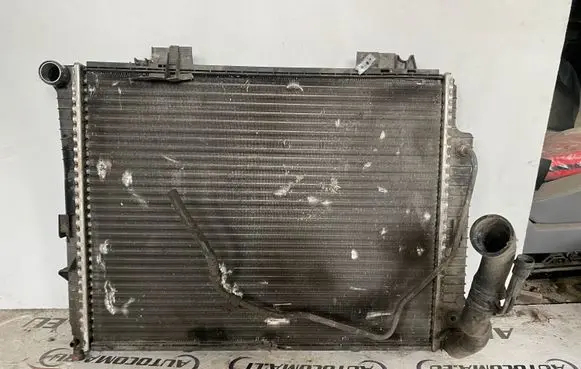Mercedes-Benz E W210 Coolant radiator 2105003403