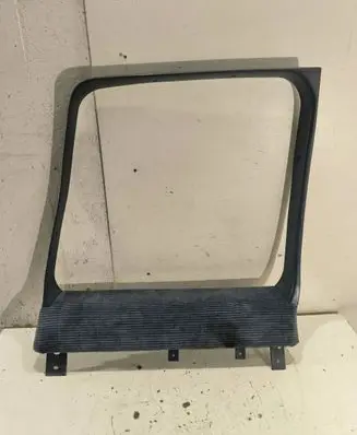 Chevrolet Suburban Tailgate trim 15970432 1798