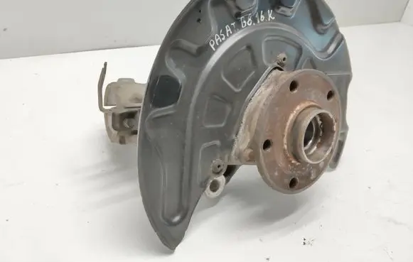 Volkswagen PASSAT B8 Front wheel hub 5Q0407257A