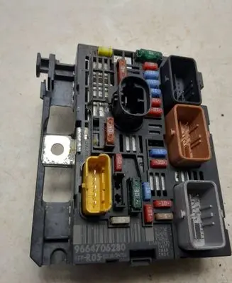 Citroen C4 Aircross Fuse module 9664706280