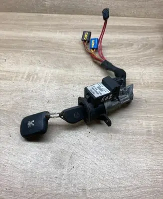 Peugeot 607 Ignition lock 9635262680 28185160