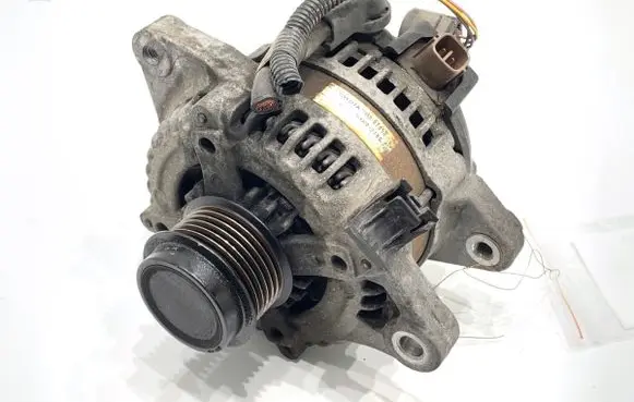 Toyota Avensis T270 Generator/alternator 27060-0T0501