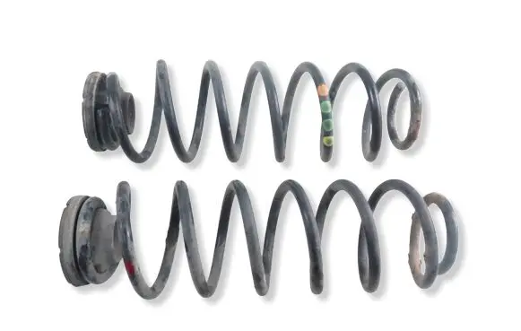Volkswagen Polo IV 9N3 Rear coil spring 