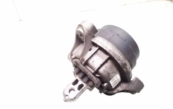 BMW 5 F10 F11 Engine mount bracket 6785602
