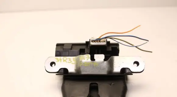 Ford Fiesta Tailgate/trunk/boot lock/catch/latch 