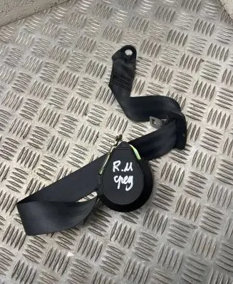 Middle seatbelt (rear)