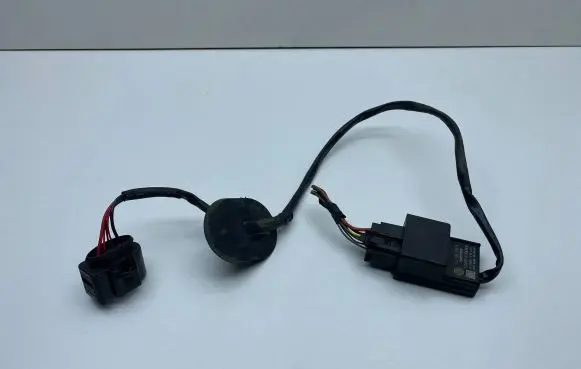 Volkswagen PASSAT CC Fuel pump relay 1K0906093K 10400400045
