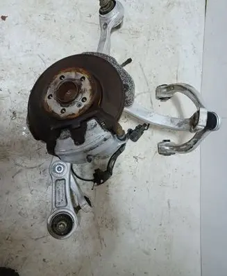 Mercedes-Benz C W205 Front wheel hub spindle knuckle 2052100