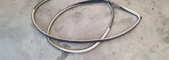 Nissan Murano Z51 Front door rubber seal