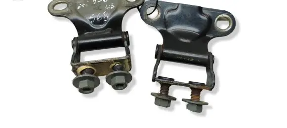 Toyota Avensis T250 Loading door hinge set 6881005020