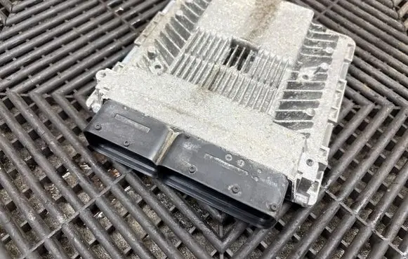 Audi A8 S8 D4 4H Engine control unit/module 4H0907551G 5WP47111