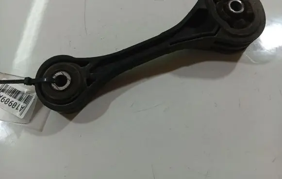 Engine mount bracket
