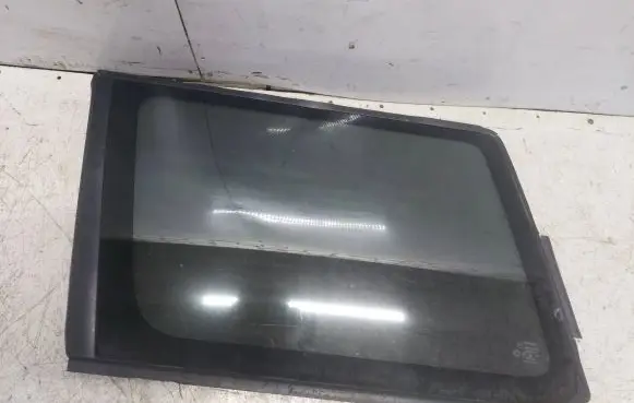Nissan Patrol Y61 Rear side window DOT44M2A3 43R00018