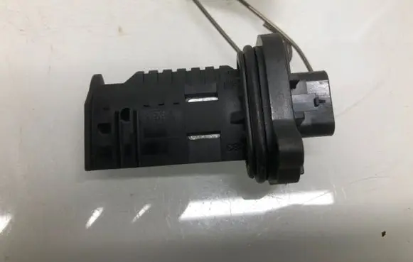 BMW 5 F10 F11 Mass air flow meter 13627602038 0280218266