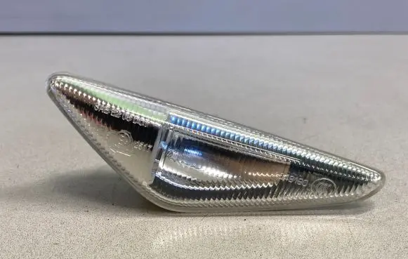 BMW X5 E70 Front fender indicator light 7171007