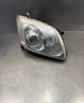 Toyota Avensis T250 Headlight/headlamp 0543