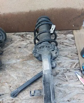 Chevrolet Orlando Front shock absorber/damper