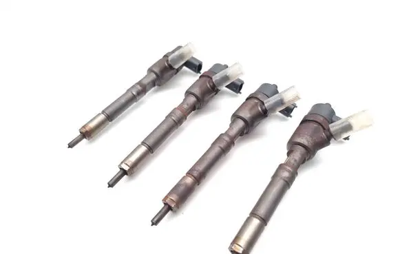 Fiat 500L Fuel injectors set 0445110351