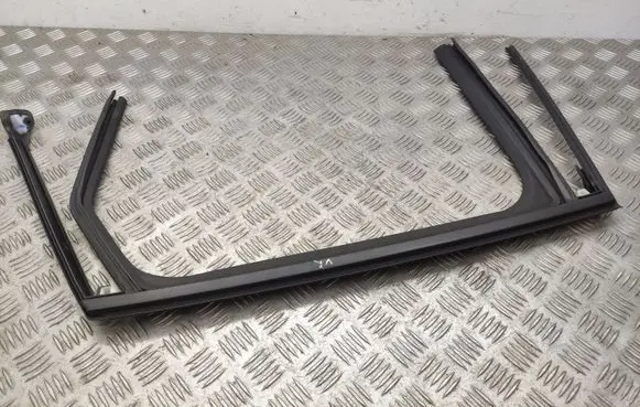 Peugeot 308 Rear door glass trim molding 9837773480