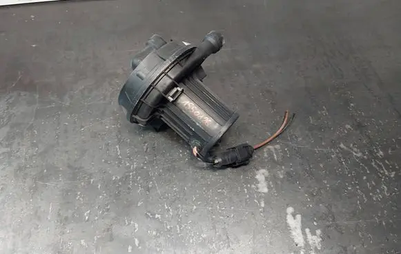 Audi A4 S4 B6 8E 8H Secondary air pump 06A959253B 8E0906613D