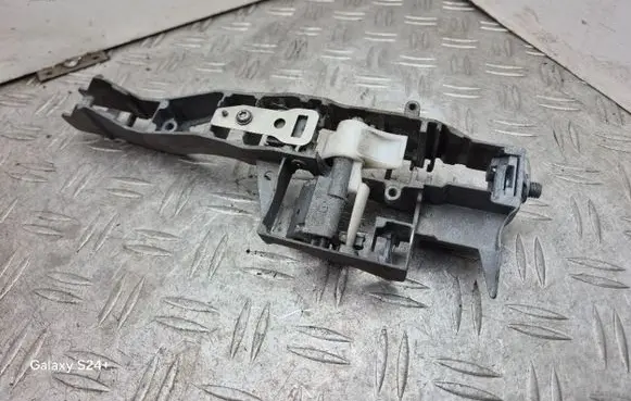 Peugeot 3008 I Rear door exterior handle/bracket 9684560080