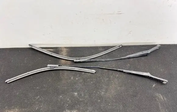 Audi A6 S6 C7 4G Front wiper blade arm 4G2955407D 4G2955408D