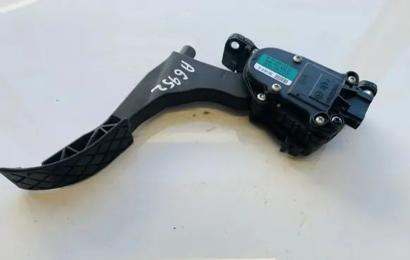 Volkswagen Fox Accelerator throttle pedal 6q1721503c 6pv008496