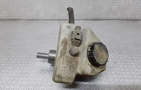 Volkswagen Transporter - Caravelle T4 Master brake cylinder 03350882892