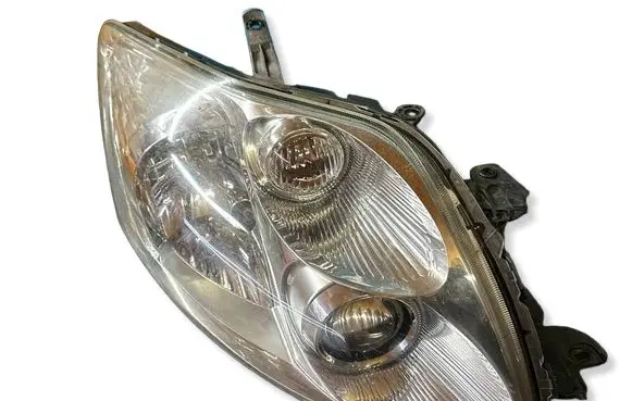 Toyota Auris 150 Headlight/headlamp 8111002470 89901357 89901943