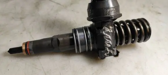 Audi A2 Fuel injector 038130073AG 0414720215