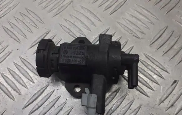 Citroen C5 X Valve vacuum 9635704380