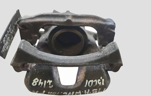 Mercedes-Benz A W176 Front brake caliper 5487A3562