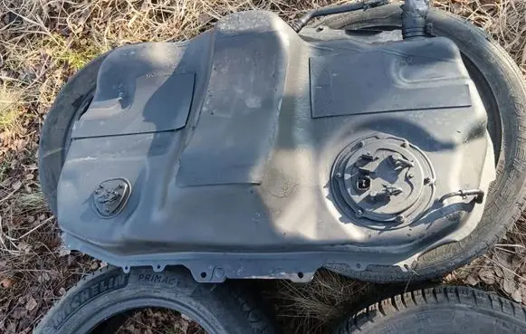 Mitsubishi Lancer Evolution X Fuel tank 