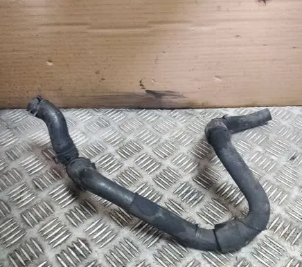 Volkswagen PASSAT B8 Engine coolant pipe/hose