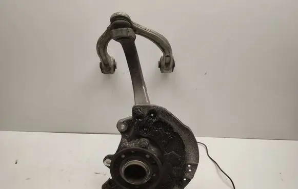 Mercedes-Benz C W205 Front wheel hub A2053322200