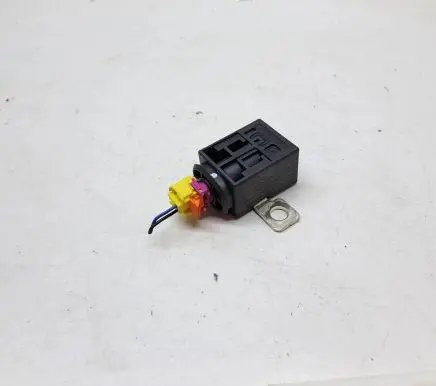 Audi A6 S6 C6 4F Battery relay fuse 4F0915519