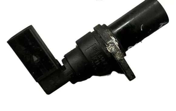 BMW 5 E39 Crankshaft position sensor 2247926 25916010 13622247926