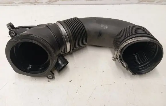 Audi Q7 4M Air intake duct part 059129616G