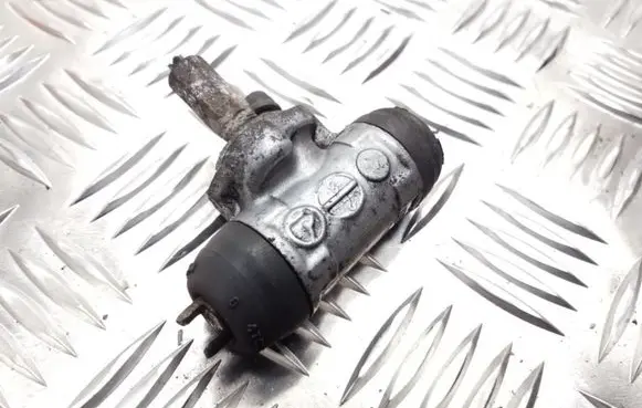 Toyota Yaris Rear brake caliper