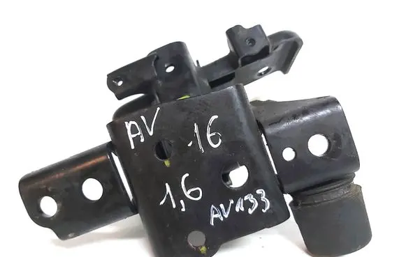 Toyota Avensis T270 Engine mount bracket