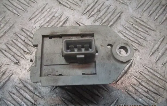 Peugeot 607 Coolant fan relay 