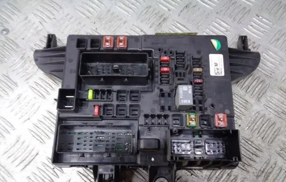 Opel Insignia A Fuse box set 13277322